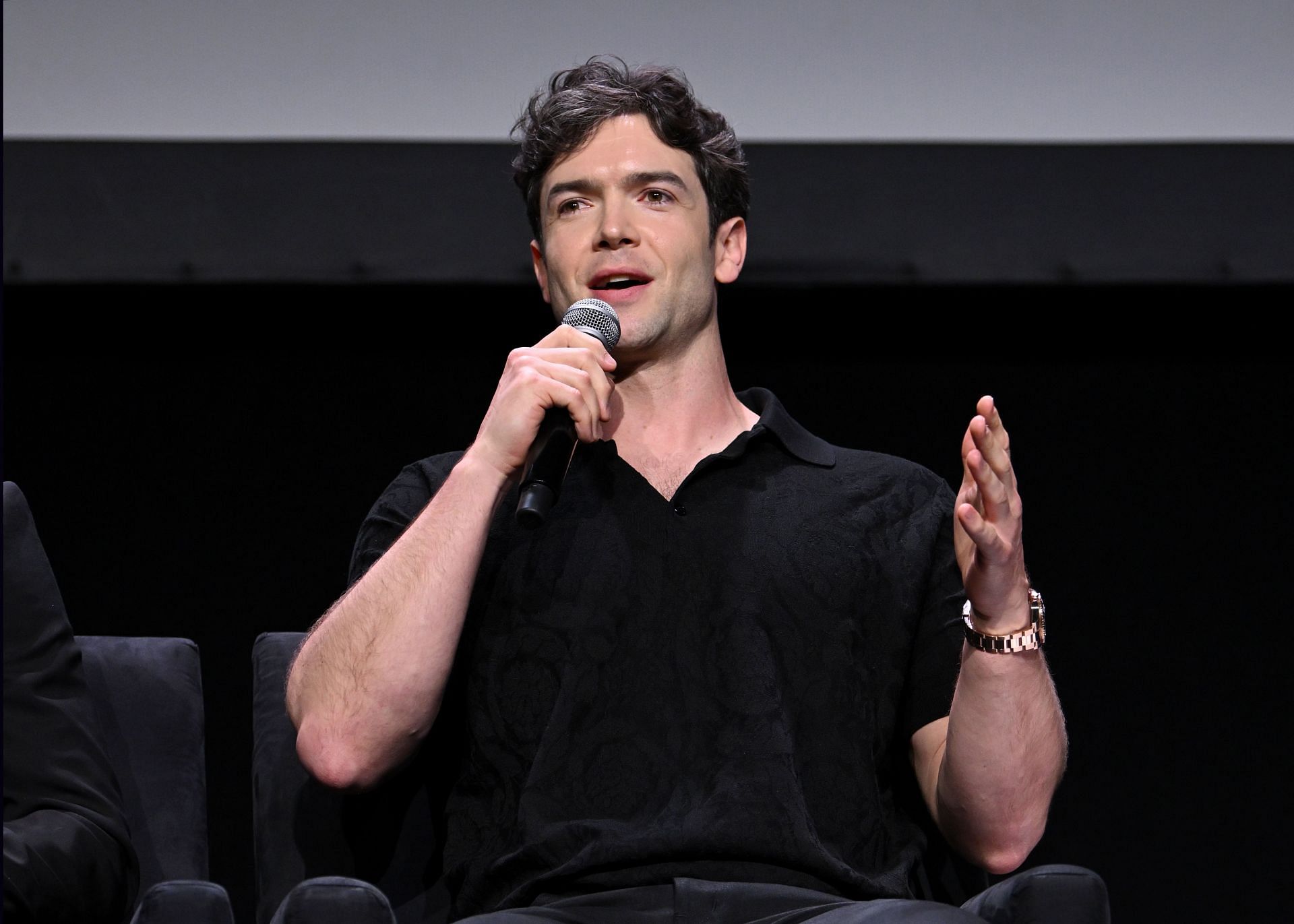 Ethan Peck plays Spock (Image via Getty)